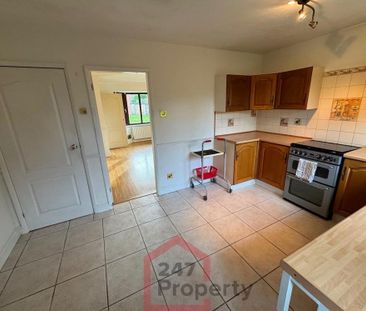 2 bedroom semi-detached house to rent - Photo 4