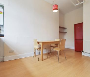 3 bedroom flat to rent - Photo 6