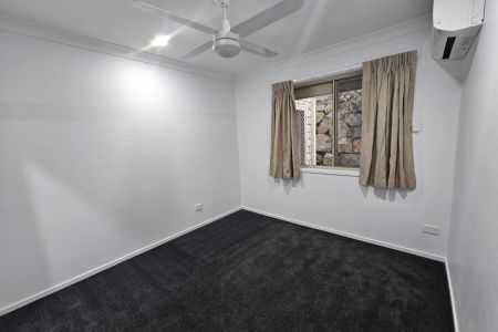 Stunning Double Storey Home in Underwood - Photo 5