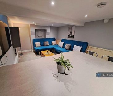 7 bedroom end of terrace house to rent - Photo 2