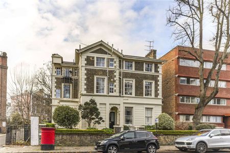 A charming three bedroom, two bathroom apartment offering in excess of 1,100 sq ft of living space, in Primrose Hill Village. - Photo 2