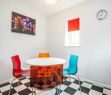 3 bedroom end of terrace house to rent - Photo 3