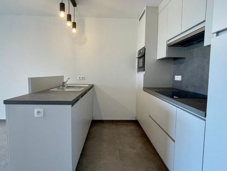 TE HUUR: Volledig instapklaar één-slaapkamerappartement in Meulebeke. - Photo 3