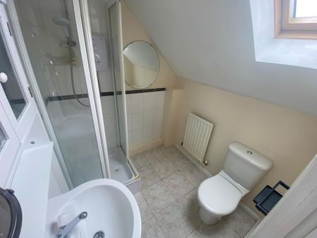 3 bedroom end of terrace house to rent - Photo 4