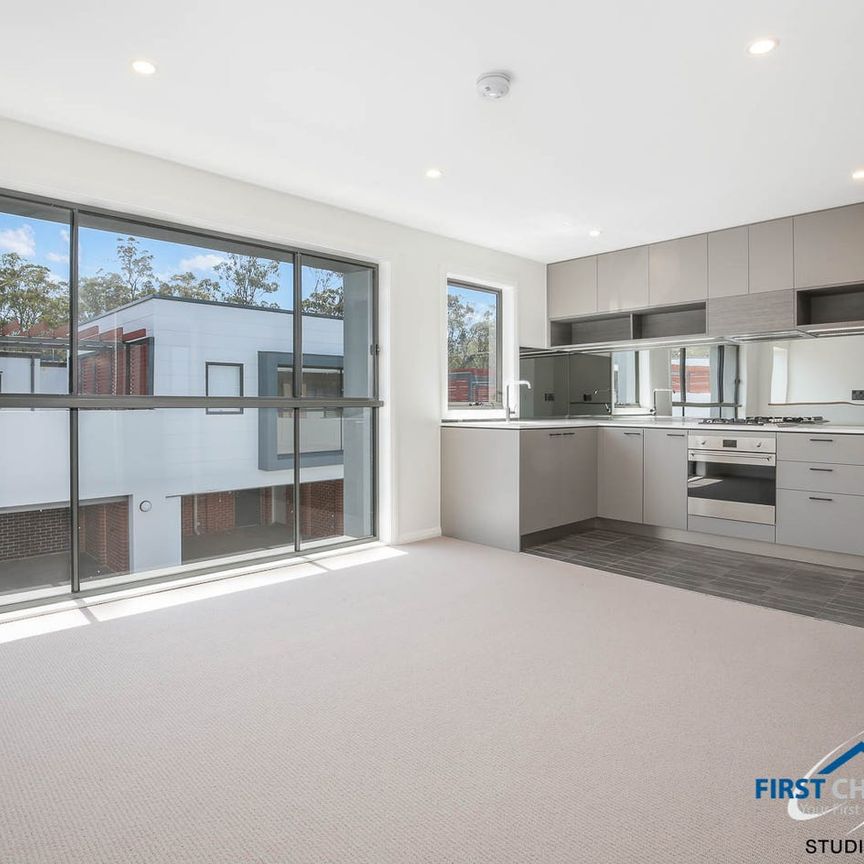 Approx. 300m walk to metro - Photo 1