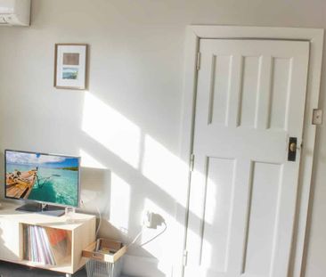 One Bedroom In Sydenham - Photo 1