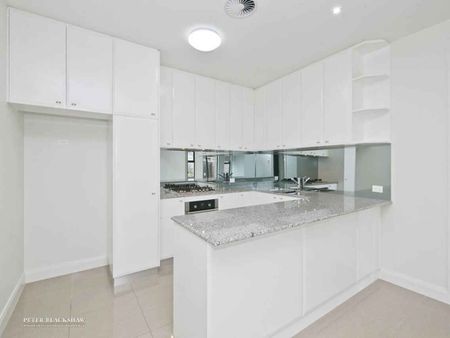 Exquisite Four Bedroom Plus Study Townhouse - Photo 5