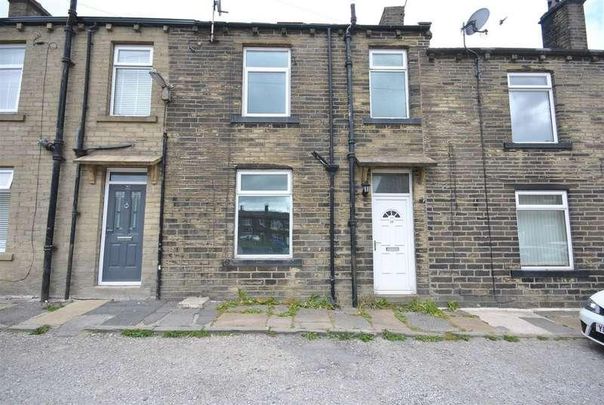 Commercial Street, Queensbury, Bradford, BD13 - Photo 1