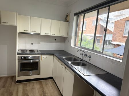 Two bedroom Shoal Bay apartment - Photo 3