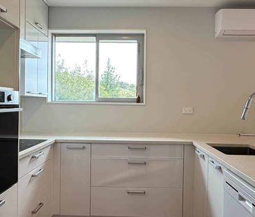 Peaceful 2-Bedroom Home with Study – Internet ... - Photo 3