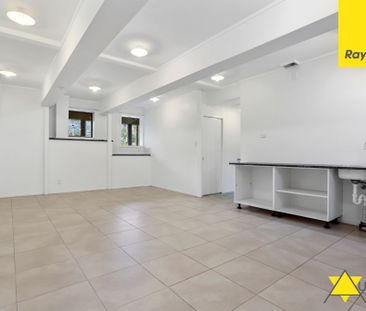 Stylish Family Home in Sought-After New Lynn - Photo 1