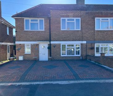 5 bedroom semi-detached house to rent - Photo 3