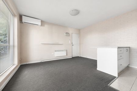 3/120 Rankins Road, Kensington VIC 3031 - Photo 2