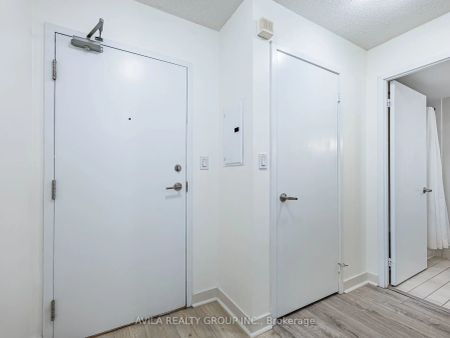 4 Spadina Avenue #715 - Photo 5