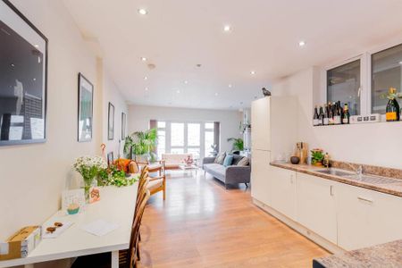 2 bedroom flat to rent - Photo 2