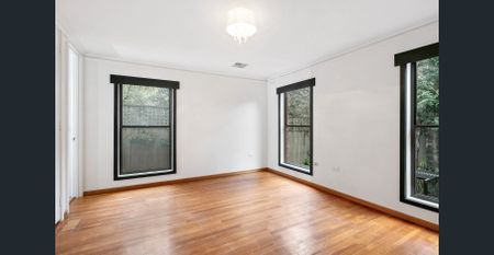 Freshly Renovated, Self Contained Family Home - Photo 5