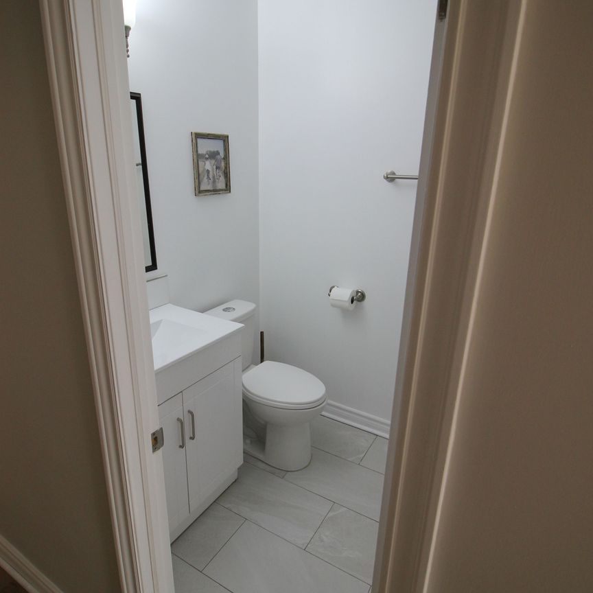 For Lease - 2991 Islington Avenue Unit# Upper, Toronto, Ontario - Photo 1