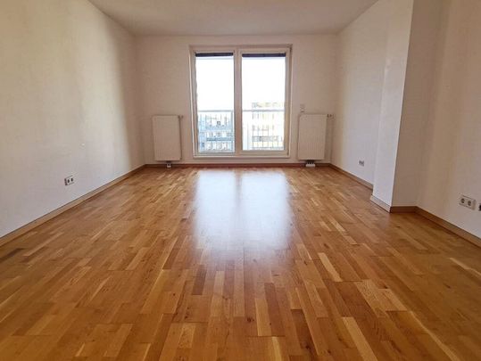 DACHGESCHOSS, gepflegte 103 m2 Neubau mit Loggia und Balkon, Wohnküche, 3 Zimmer, Wannenbad, Parketten, Holbeingasse - Foto 1