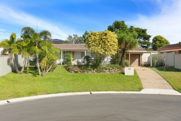 FAMILY HOME WITH POOL - Photo 1