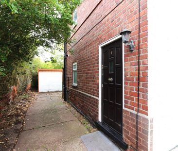 2 bedroom end of terrace house to rent - Photo 1