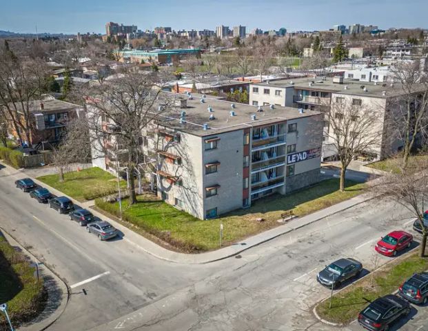 8281 Vendéens | 8281 Avenue des Vendéens, Anjou - Photo 1