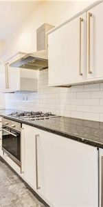 3 Bedroom, 1 bath, 1 reception Flat - Photo 4