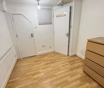 Room in a Shared Flat, High Road Leytonstone, E11 - Photo 3
