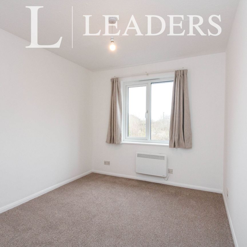 2 bedroom apartment to rent Foxhills, Woking, GU21 - Photo 1