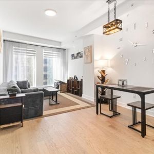 Oversized Luxury Studio in the Heart of Downtown Montréal - Photo 2