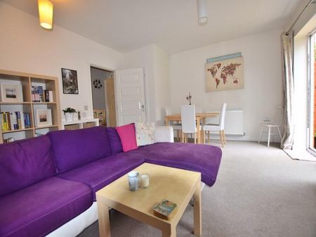 3 Bedroom Terraced To Let - Photo 3