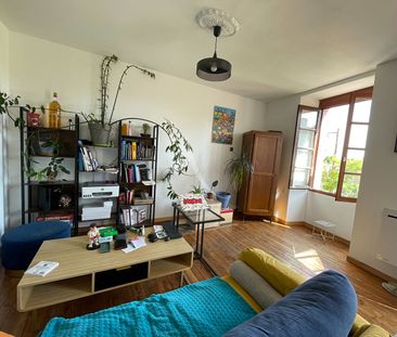 Location Maison 3 pièces 78m² FONTENAY LE COMTE 85200 - Photo 1