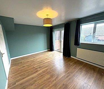 3 bedroom end of terrace house to rent - Photo 2