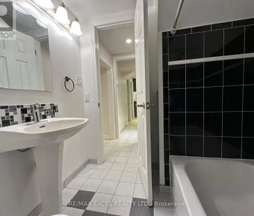 8 MIDCROFT DRIVE - Photo 6