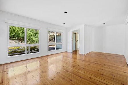 Light, Bright & Full of Charm - Photo 2