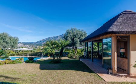 Luxury Villa for rent in Nueva Andalucia, Andalusia - Photo 5