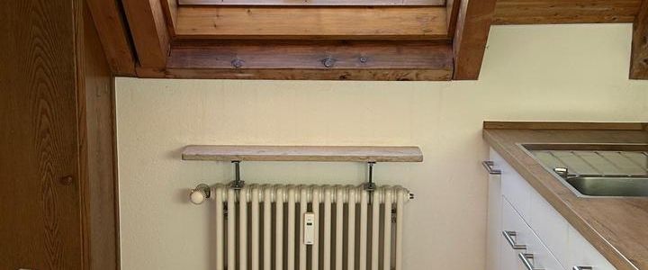 3,5-Zimmer-Dachgeschosswohnung mit Balkon, EBK in Mimmenhausen - Photo 1