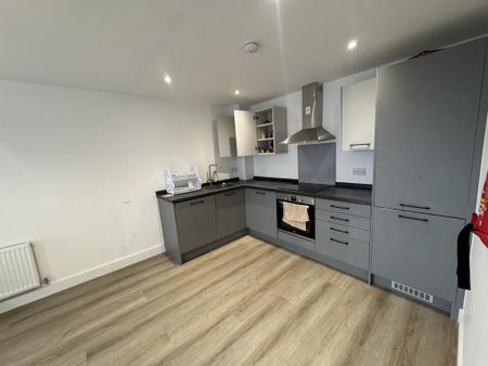 2 bedroom flat to rent - Photo 4