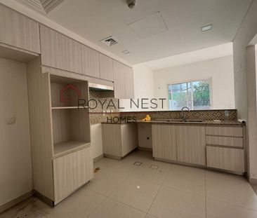 Ready To Move | Well Maintained | Spacious - Photo 4