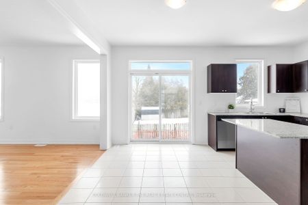 Detached Home For Lease | X8027266 - Photo 2