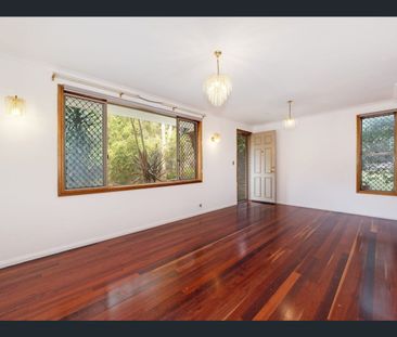 Spacious 3 Bedroom Townhouse - Photo 3