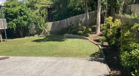 Spacious 4-Bedroom Family Home - Photo 4