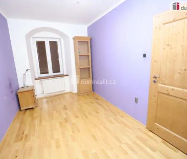 Krásný byt 3+1 po kompletní rekonstrukci v historickém centru Chebu - Fotografie 3