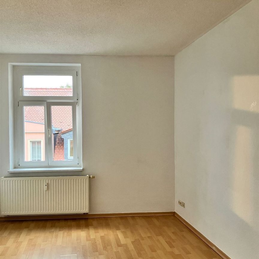 Schöne 2-Raum Whg.in Grimma, EBK, Bad mit Fenster und Balkon! - Photo 1