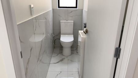 PAPAKURA, 3 BEDROOMS - Photo 4