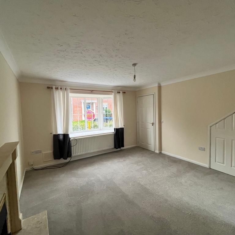 3 bedroom semi-detached house to rent - Photo 1