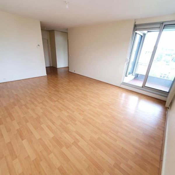 Location Appartement 4 pièces 90m² CHAMALIERES 63400 - Photo 1