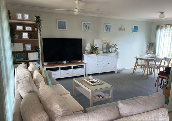 SPACIOUS TOWNHOUSE IN SMALL COMPLEX - Photo 1