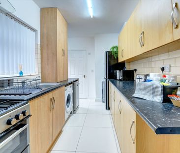 4 Bed Terraced House, Merrivale Road, B66 - Photo 1