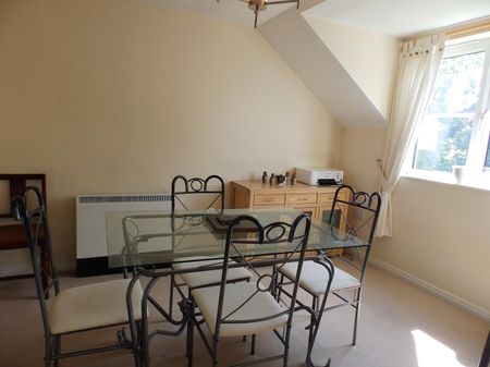 2 bedroom apartment to rent - Photo 3
