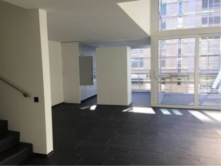 Opening a 5.5-room maisonette apartment in the heart of Oerlikon - Photo 2